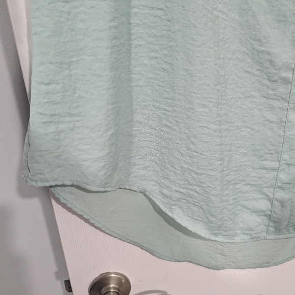 Torrid Harbor Gray Charmeuse Tank in Size 2 (18/20) - Picture 5 of 15